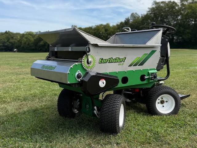 Rental store for TOP DRESSER RIDE ON in O
